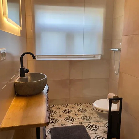 Mit 2 Schlafzimmern Und Terrasse Апартаменты