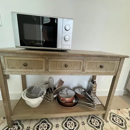 Apartment Mit 2 Schlafzimmern Und Terrasse *